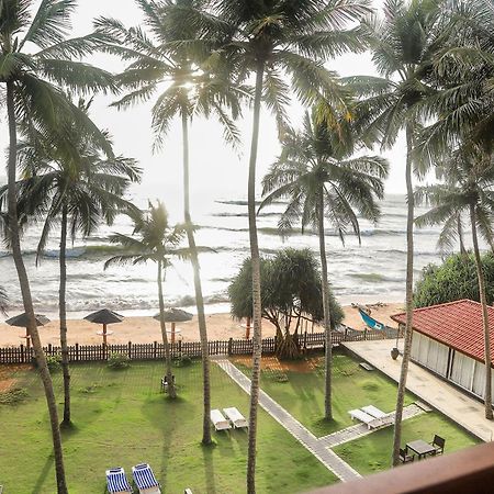 Blue Beach Hotel Wadduwa Exteriör bild